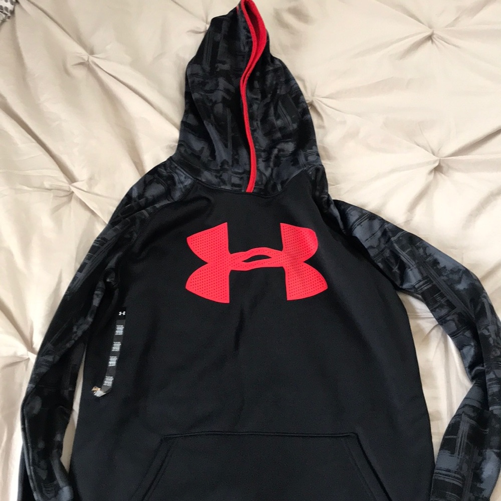 Boys Under armour Hoodie NWT